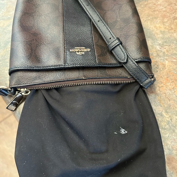 Coach cross body bag used for almost a year in good conditions - Picture 5 of 5